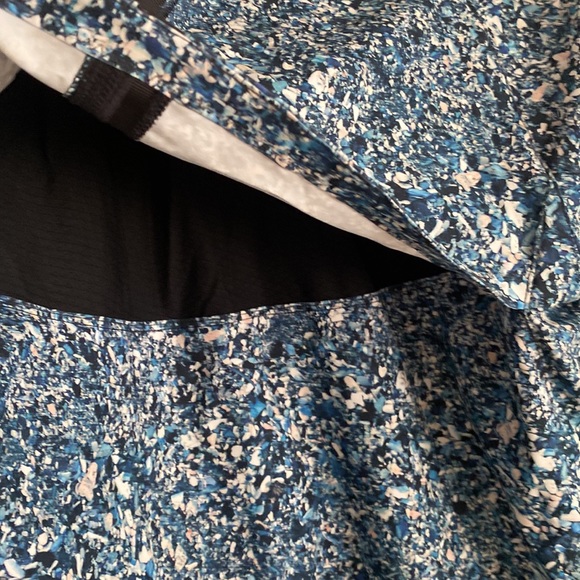 Lululemon Gather Me Slightly Jacket 
2017 Seawheeze Tofino Shells Multi Black 6 - Picture 9 of 11